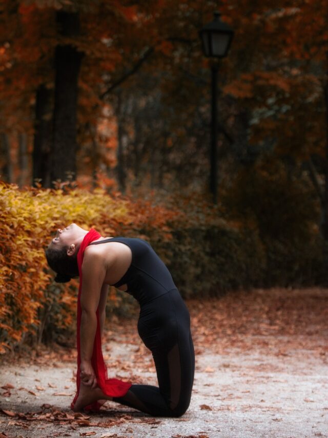 ustrasana, camel, yoga-2679482.jpg